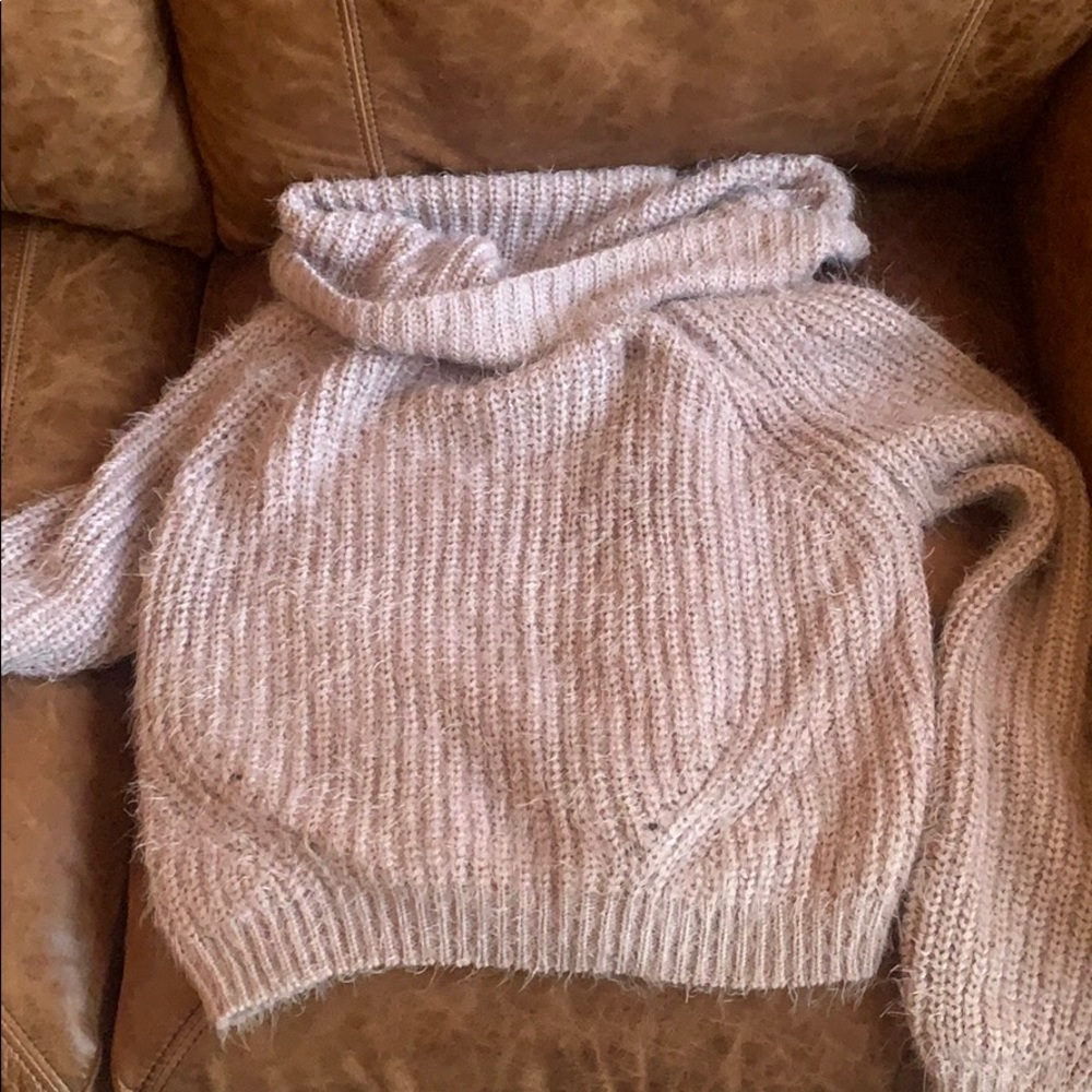 Loose turtle neck